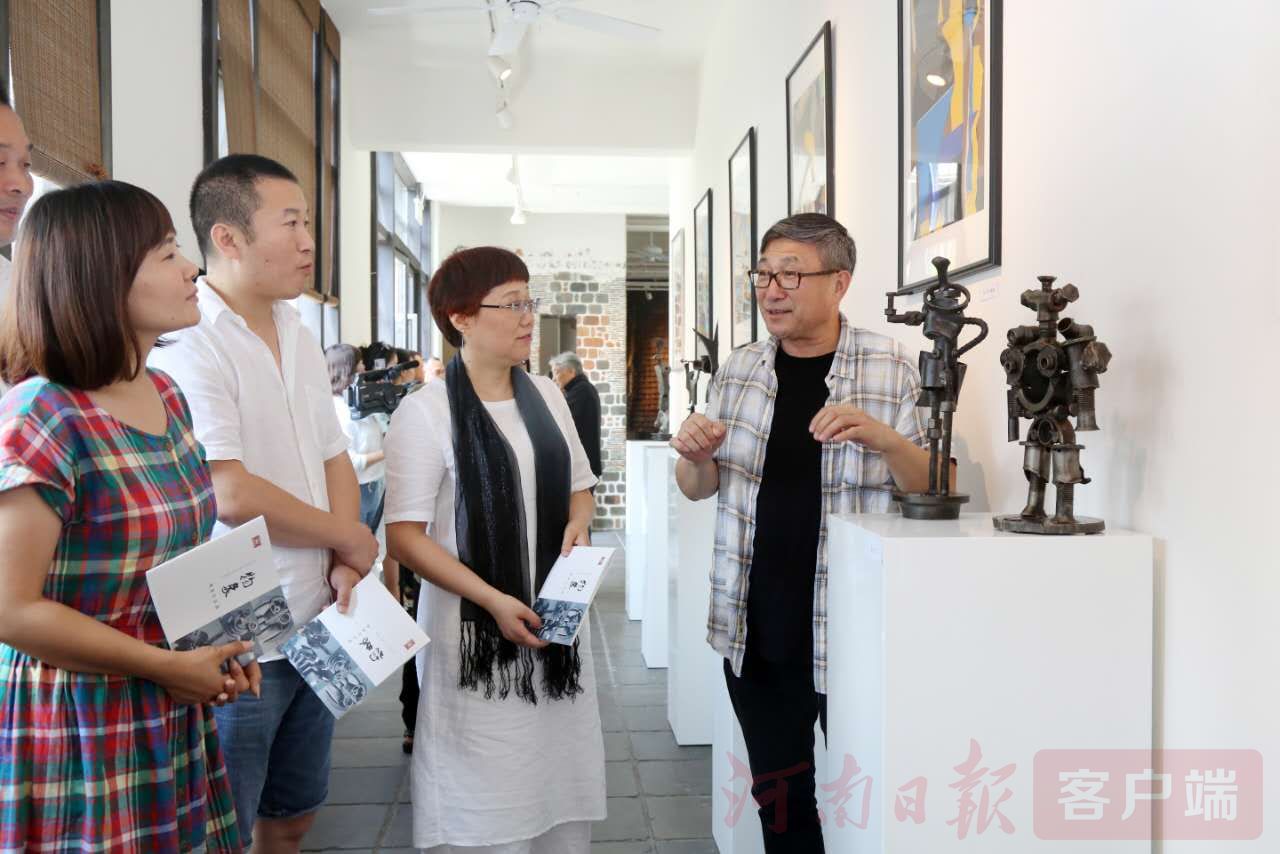 金屬雕塑藝術作品在鄭州亮相開展